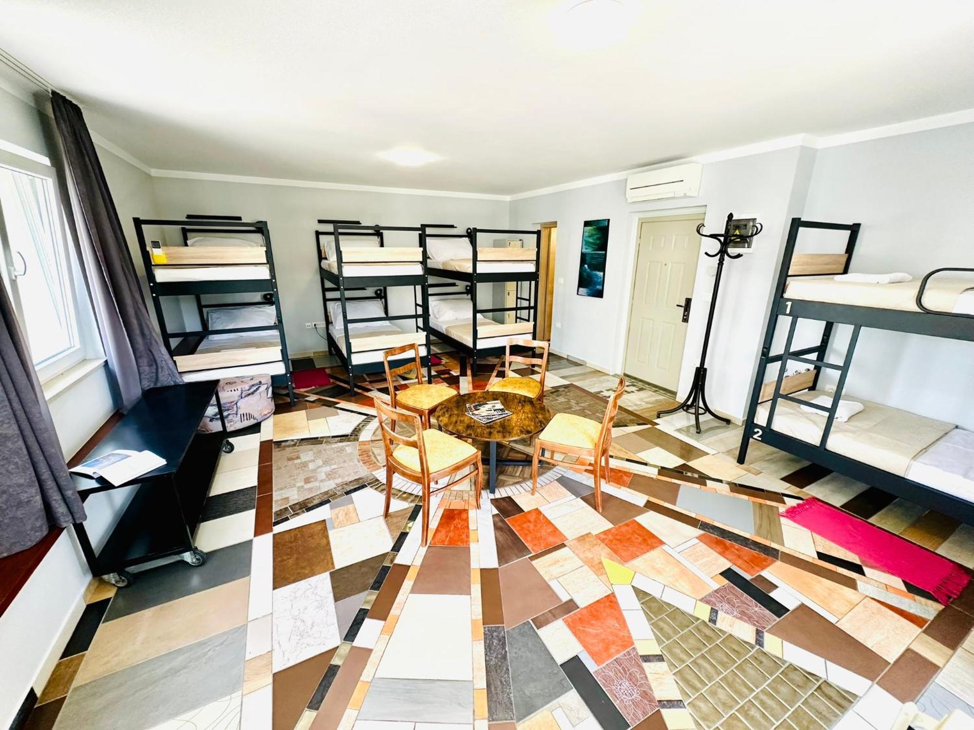Hostel Art & Joy