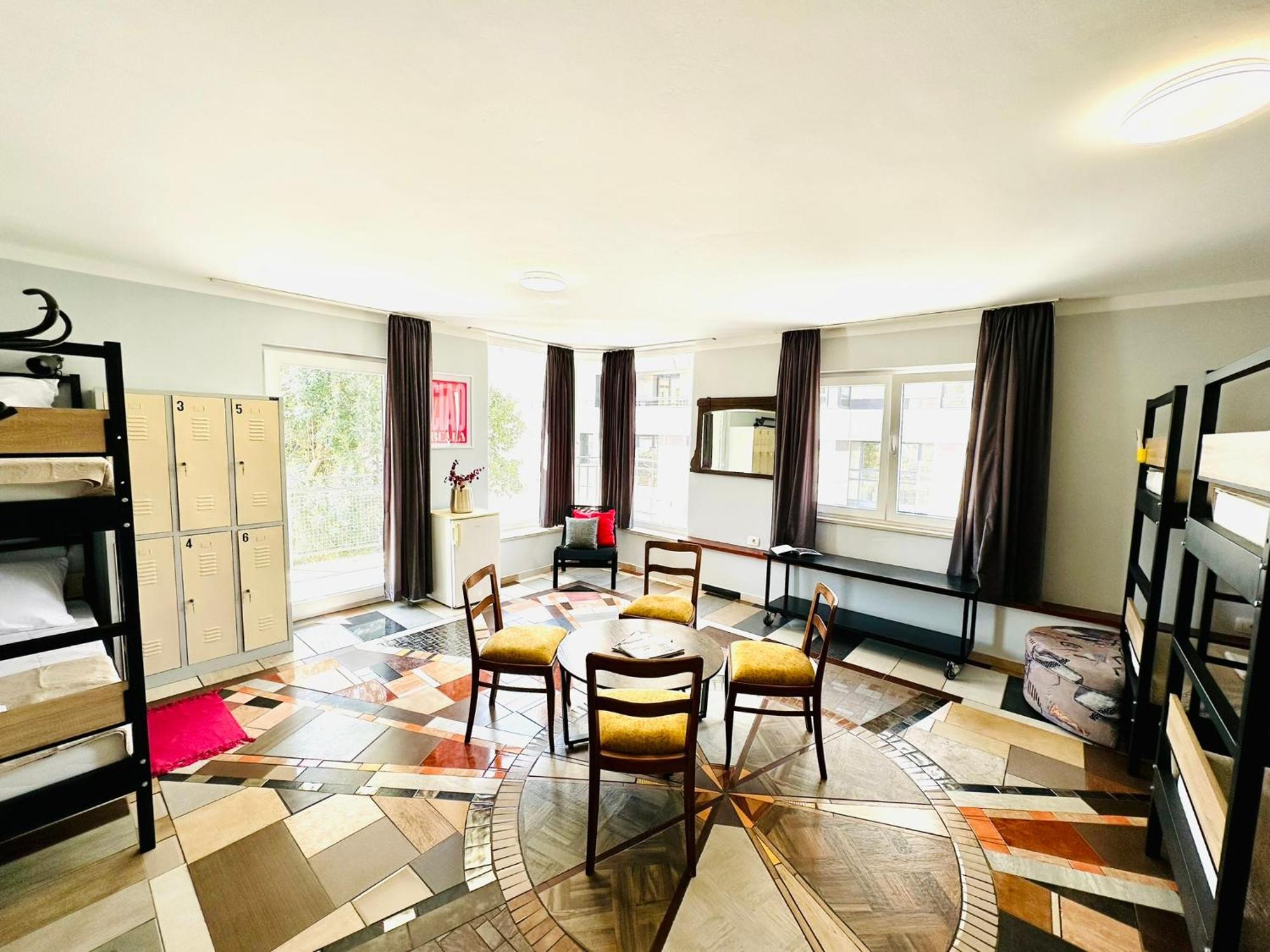 Hostel Art & Joy