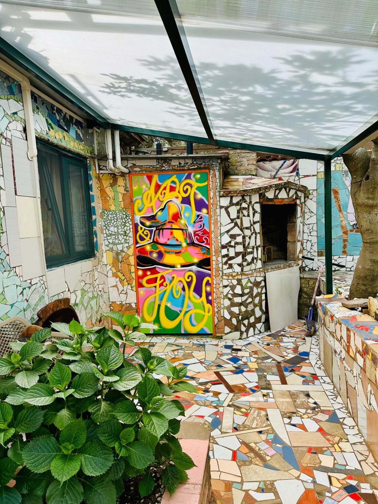 Hostel Art & Joy *